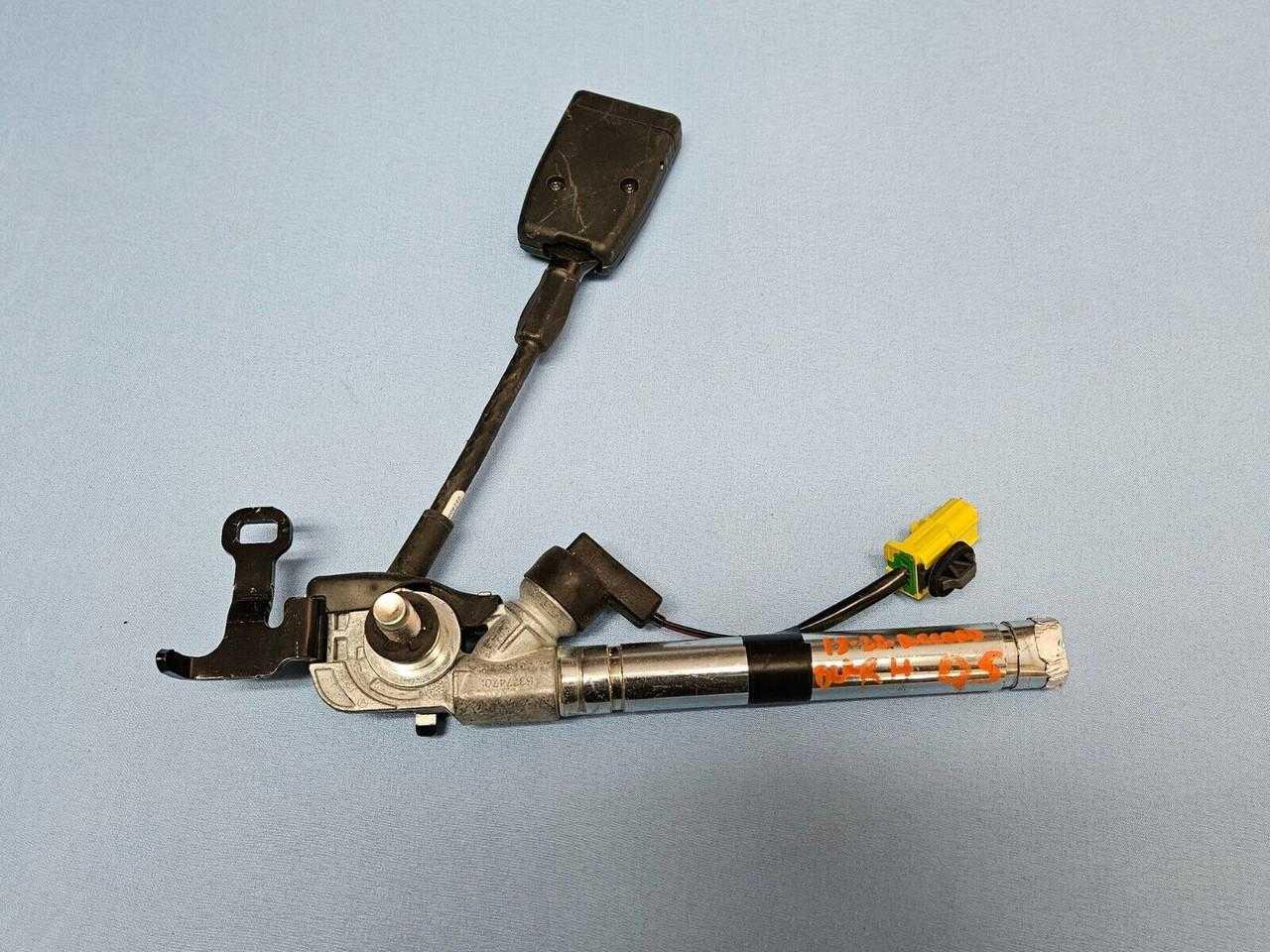 2018–2022 Honda Accord Right Seatbelt Pretensioner Black OEM 2018–2022 Honda Accord Right Seatbelt Pretensioner Black OEM