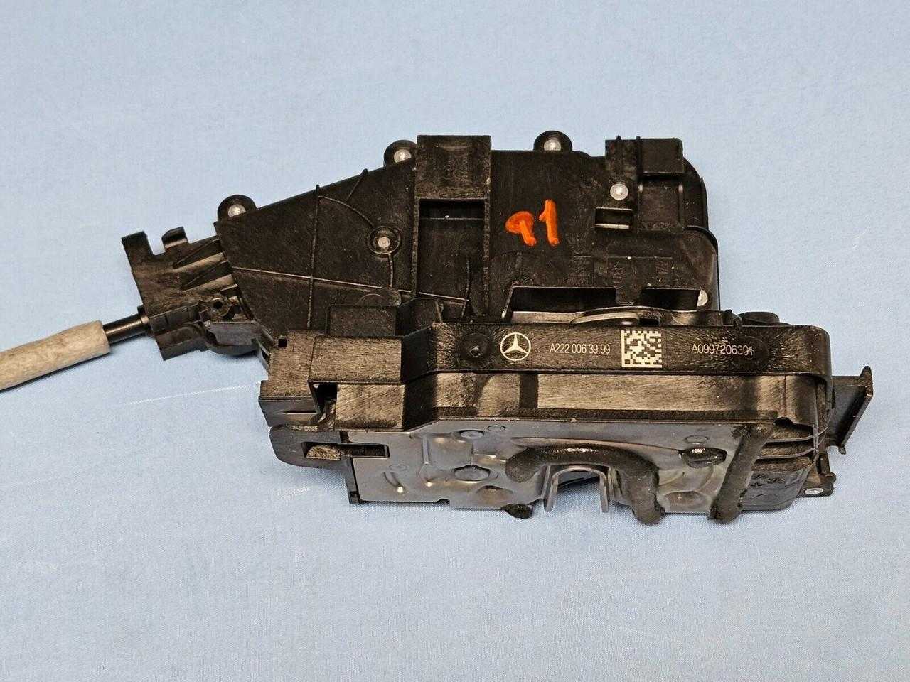2015-2020 Mercedes-benz C-class Door Lock Actuator Latch A2220063999 Oem 2015-2020 Mercedes-benz C-class Door Lock Actuator Latch A2220063999 Oem