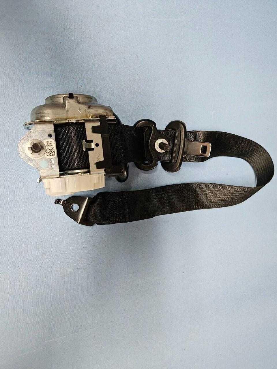 2021-2024 Ford Expedition Right Rear 2nd Row SeatBelt Black NL1BS611E50AC OEM 2021-2024 Ford Expedition Right Rear 2nd Row SeatBelt Black NL1BS611E50AC OEM
