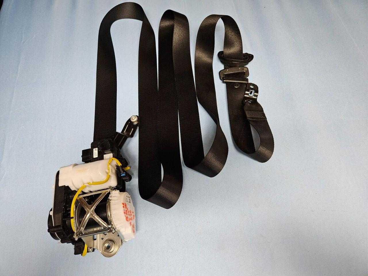2017-2022 Bmw X3 FRONT RIGHT Seatbelt Retractor BLACK OEM 2017-2022 Bmw X3 FRONT RIGHT Seatbelt Retractor BLACK OEM