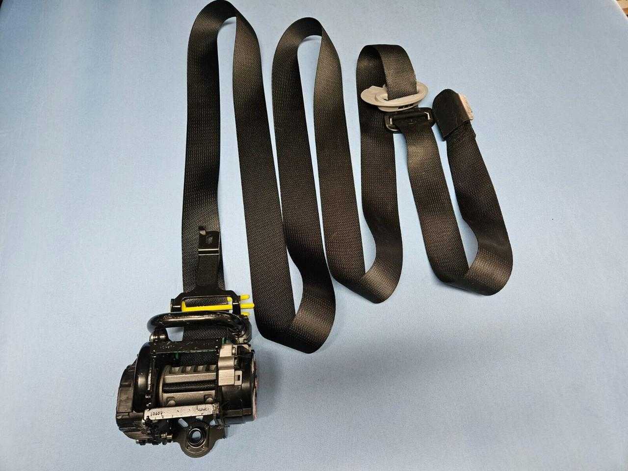 2021 2023 Hyundai ELANTRA FRONT LEFT Seatbelt Black OEM 2021 2023 Hyundai ELANTRA FRONT LEFT Seatbelt Black OEM