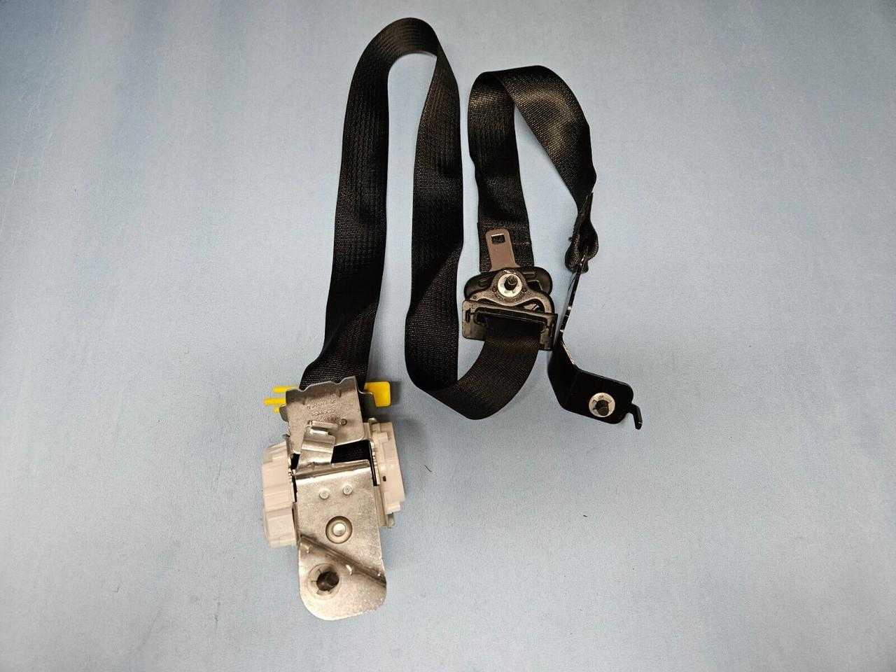 2021-2024 Ford Expedition Right Rear 3nd Row Rr Seatbelt Retactor Black Oem 2021-2024 Ford Expedition Right Rear 3nd Row Rr Seatbelt Retactor Black Oem