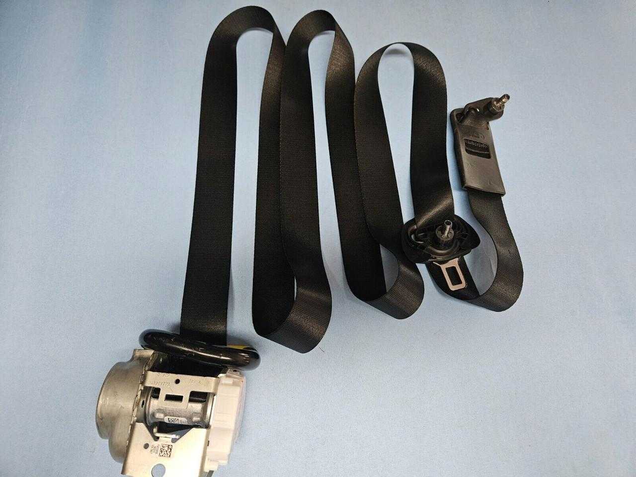 2017-2020 Bmw X5 Rear Right SeatBelt Retractor 72-11-7-497-604 Black OEM 2017-2020 Bmw X5 Rear Right SeatBelt Retractor 72-11-7-497-604 Black OEM