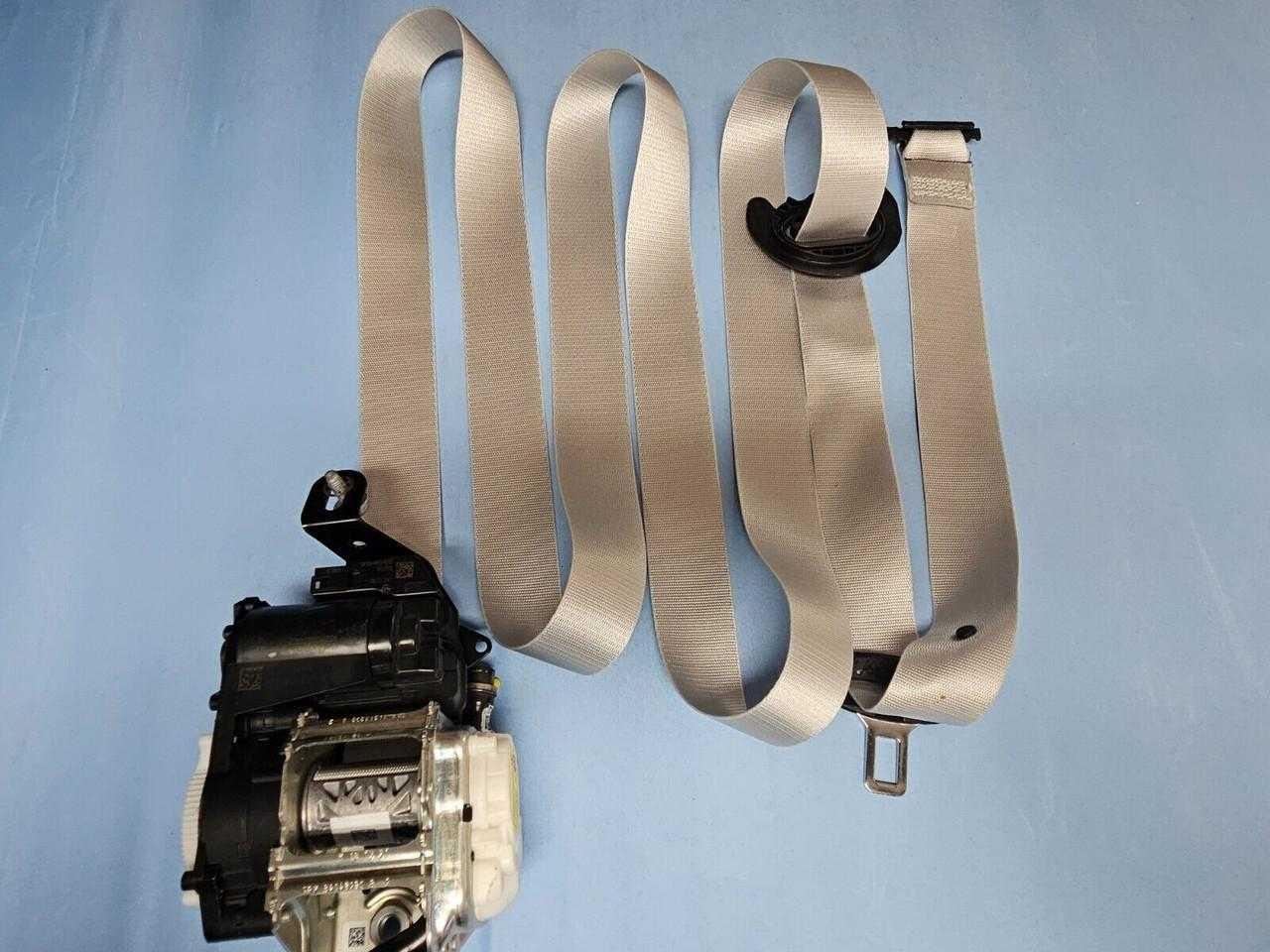 2022-2025 Mercedes-Benz EQS Rear Right SeatBelt Retractor Ivory OEM 2022-2025 Mercedes-Benz EQS Rear Right SeatBelt Retractor Ivory OEM