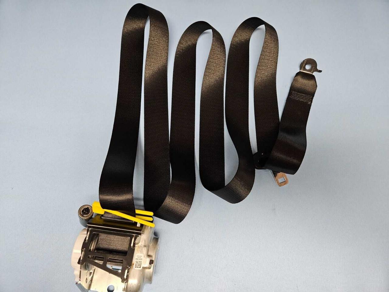 2018-2024 Bmw X3 X4 Rear Left Seatbelt Retractor Black Oem 2018-2024 Bmw X3 X4 Rear Left Seatbelt Retractor Black Oem
