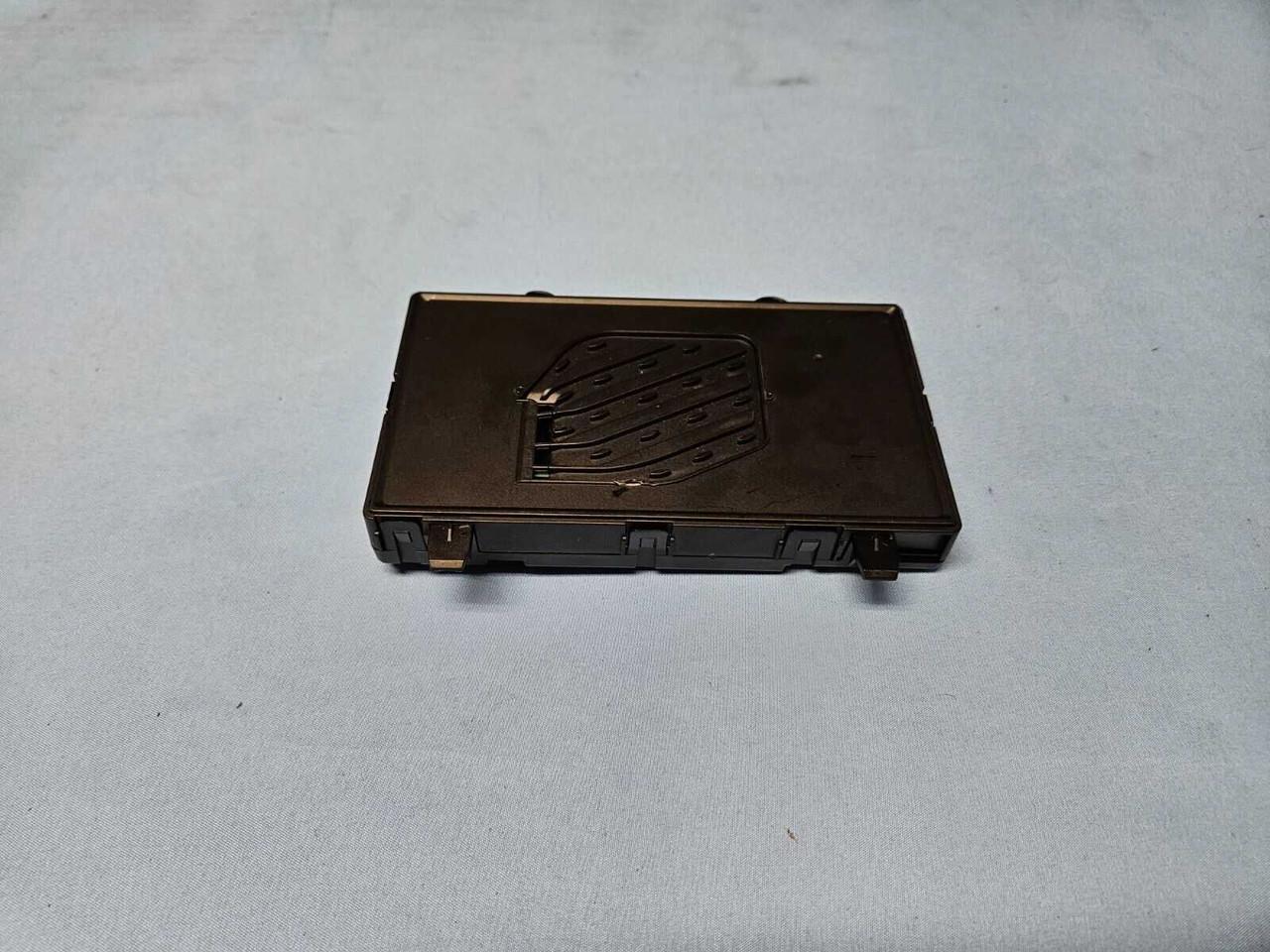 2020-2023 Mercedes-benz W177 Wireless Charging Control Module Unit A1779007104 OEM 2020-2023 Mercedes-benz W177 Wireless Charging Control Module Unit A1779007104 OEM