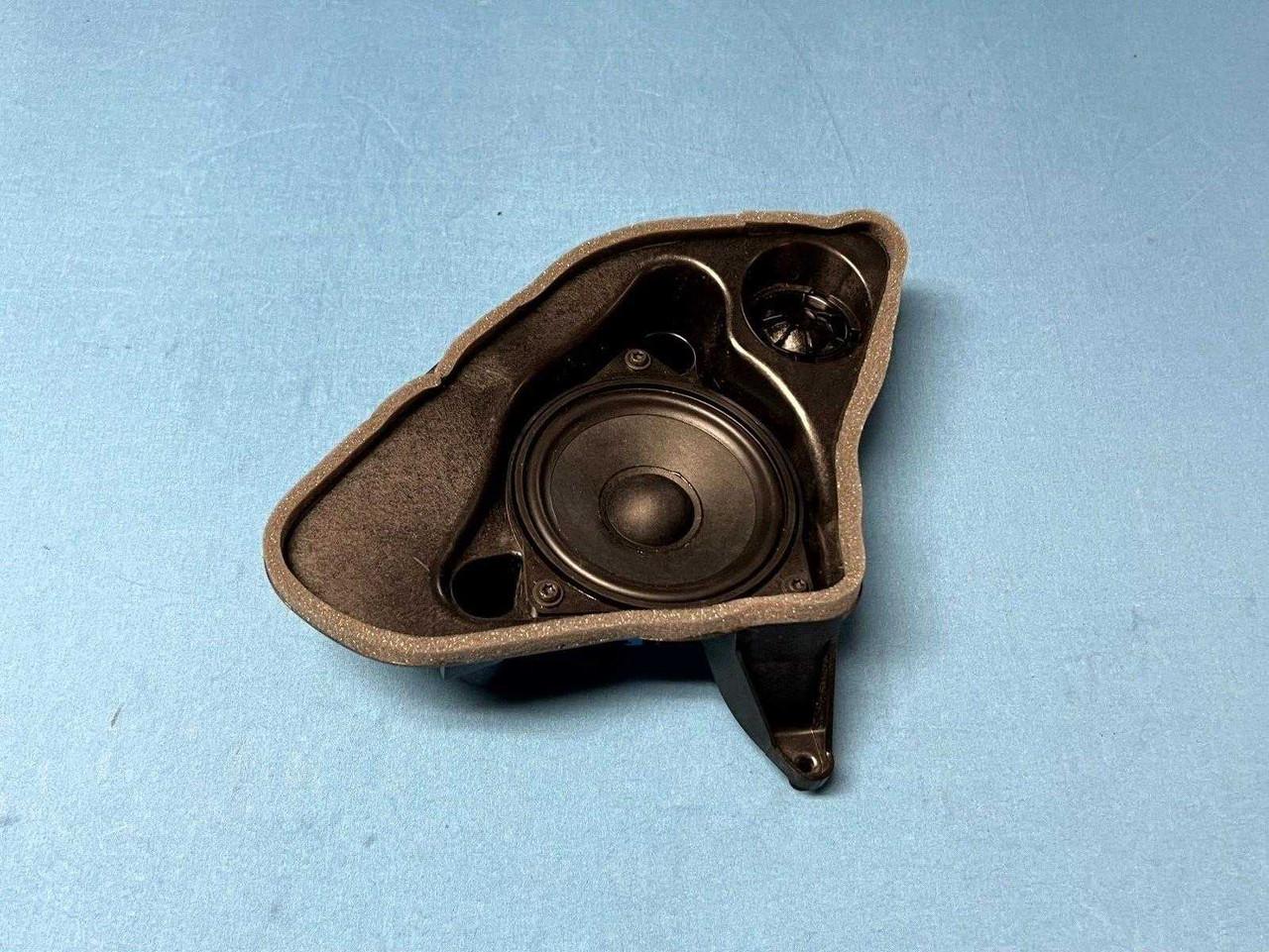 2019-2022 Bmw X3 Left Door Quarter Panel Speaker 65139837731 OEM 2019-2022 Bmw X3 Left Door Quarter Panel Speaker 65139837731 OEM