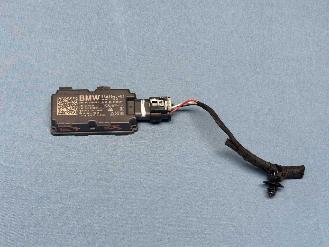2022-2025 Bmw X5 Radio Remote Control Receiver 66325a62d45 W/ Plug OEM 2022-2025 Bmw X5 Radio Remote Control Receiver 66325a62d45 W/ Plug OEM