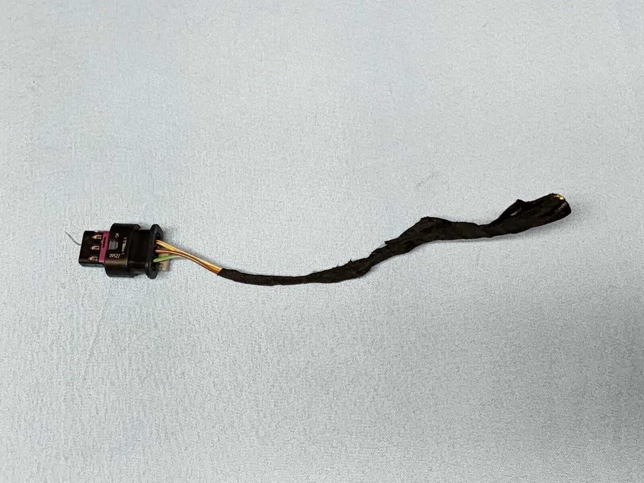2018-2024 Connector 3 Plug Land Rover Range Rover Jaguar BMW VW TE 1-1718644-1 Oem 2018-2024 Connector 3 Plug Land Rover Range Rover Jaguar BMW VW TE 1-1718644-1 Oem