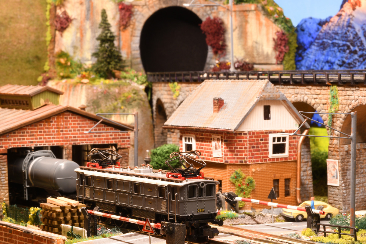 How to Clean Model Trains