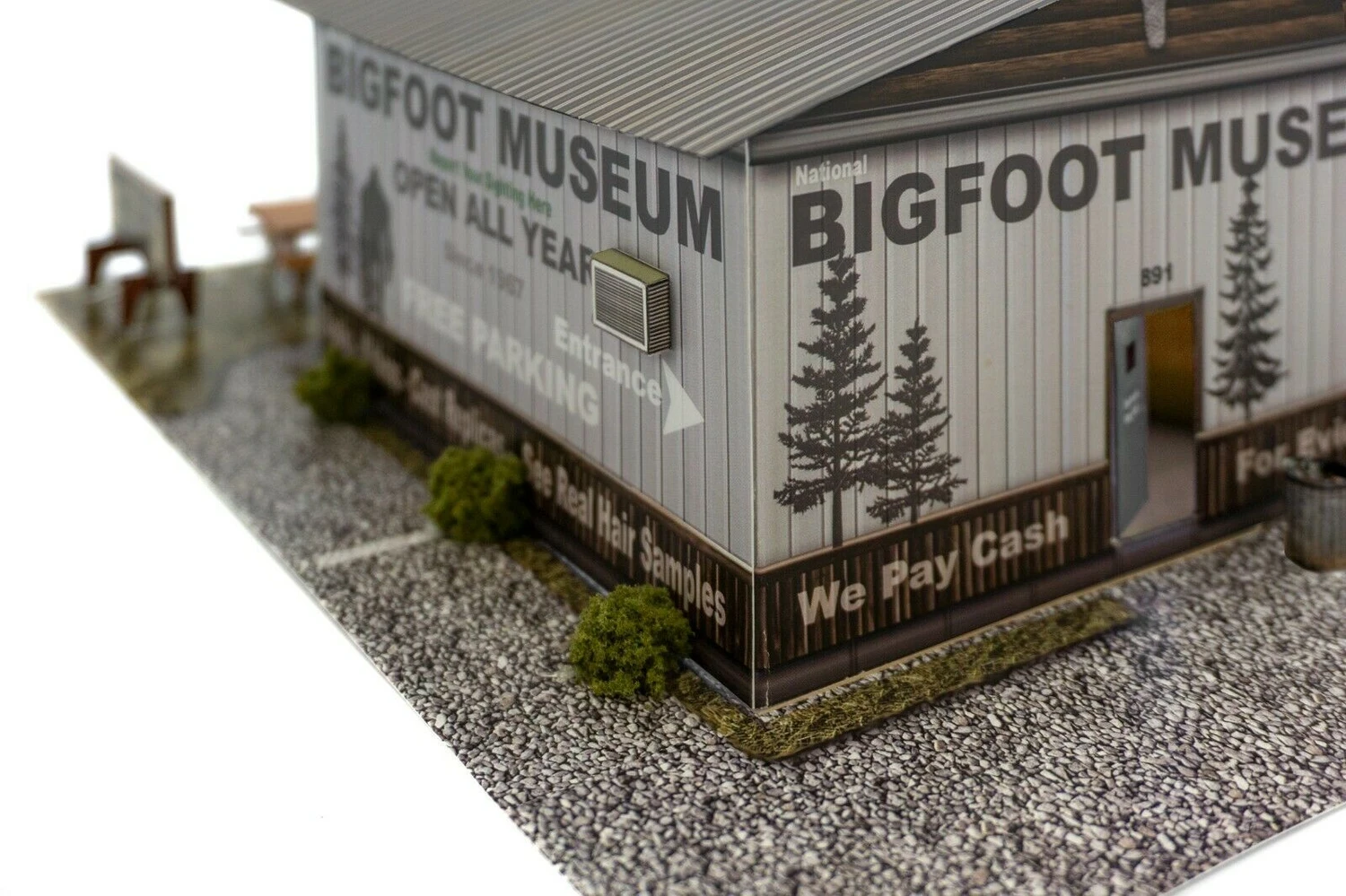 BK 6436 1:64 Scale Slot Car HO Bigfoot Museum Kit