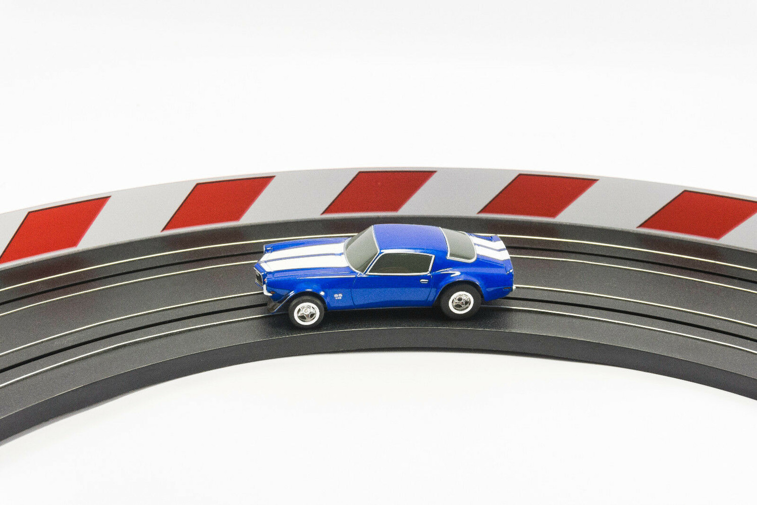 AFX Slot Car HO Guard Rails – Blue & White, Soft Rail, Fits Carrera & Model Motoring, Photo Real