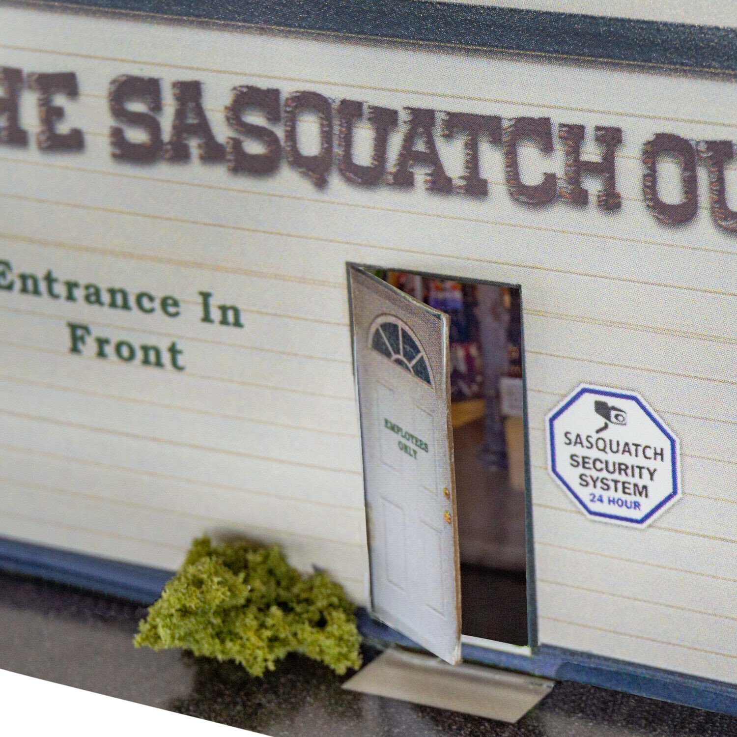BK 6443 1:64 Scale "Sasquatch Outpost" Photo Real Scale Building Kit