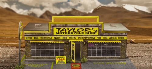 BK 4801 "Motorcycle Shop" Photo Real Scale Building Kit