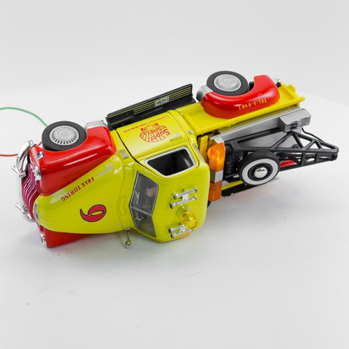 Stock Number 16172: Yellow Tow Truck by Carrera