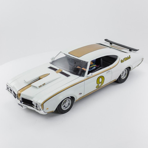 Stock Number: 16162 Gold on White 69 Old Cutlass 442 By Revell, Cox