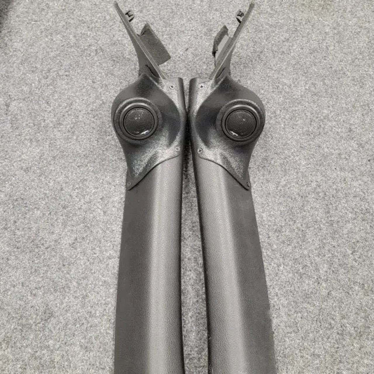 Single Tweeter Speaker Pods for the A-Pillar of a 02-08