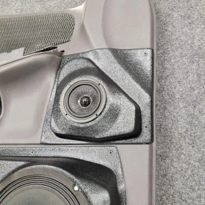 Custom Speaker Pods Single 3.5″ Speaker Pods for the Front Door of a 02-05 Ford Explorer