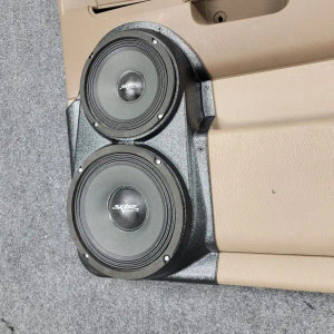 Single 8″ and Single 6.5″ Speaker Pods for the Rear Door of a 01-03 Dodge Durango