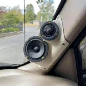Custom Speaker Pods Single 3.5″ and Single Tweeter Speakers Pods for the A-Pillar of a 00-06 GM Full Size Truck