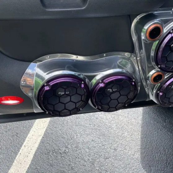 Dual 8″ Speaker Pods for the Front Door of a 07-09 GM Full Size Truck Upper Handle