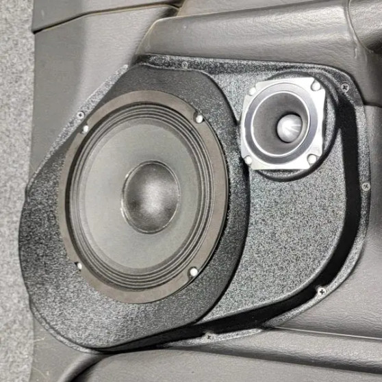Single 8″ and Single 3.5″ Speaker Pods for the Front Door of a 02-05 Dodge Ram
