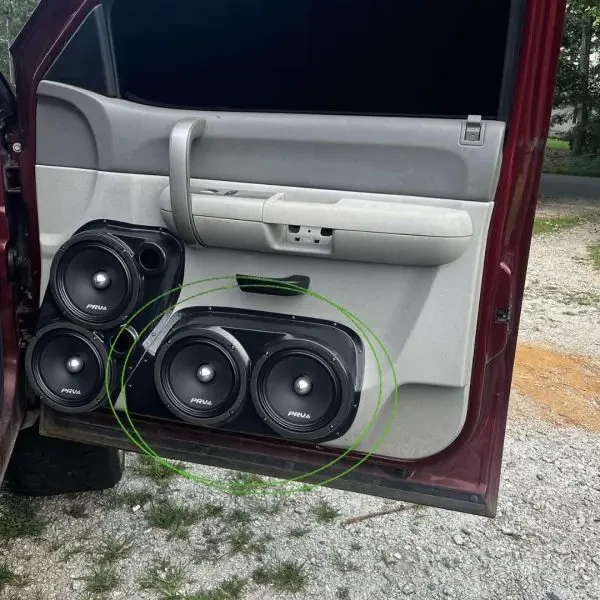 Custom Speaker Pods Dual 8″ Speaker Pods for the Front Door of a 07-09 Chevrolet Silverado-GMC Sierra Lower Handle