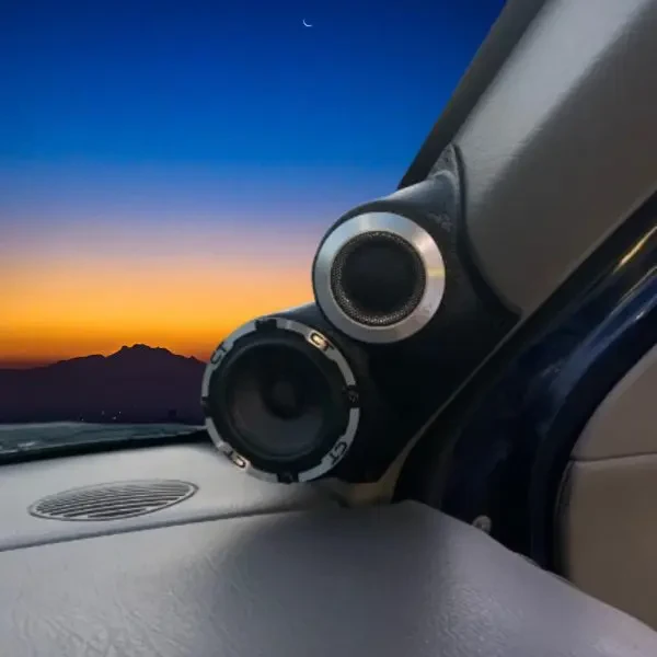 Custom Speaker Pods Single 3.5″ and Single Tweeter Speaker Pods for the A-Pillar of a 02-05 GM Envoy/Trailblazer SUV