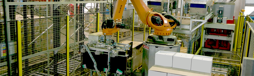 Palletizer robot from KUKA loads product on a pallet