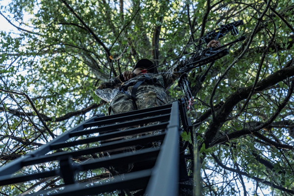 Big Game Warrior Pro Ladder Stand - 1-Man 16 ft - Double D Hunting