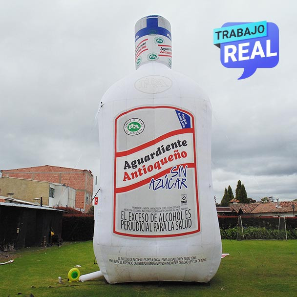 botella inflable de cerveza Aguardiente Antioqueño Bogotá