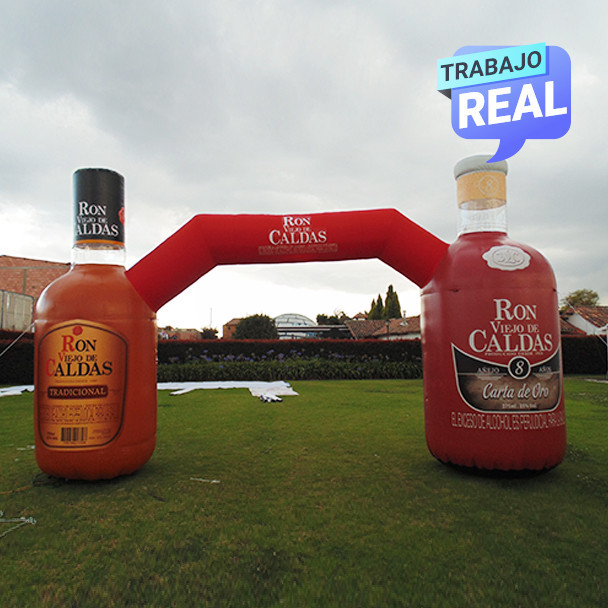 arco inflable de partida y meta con botellas redondas ron viejo de caldas Medellín