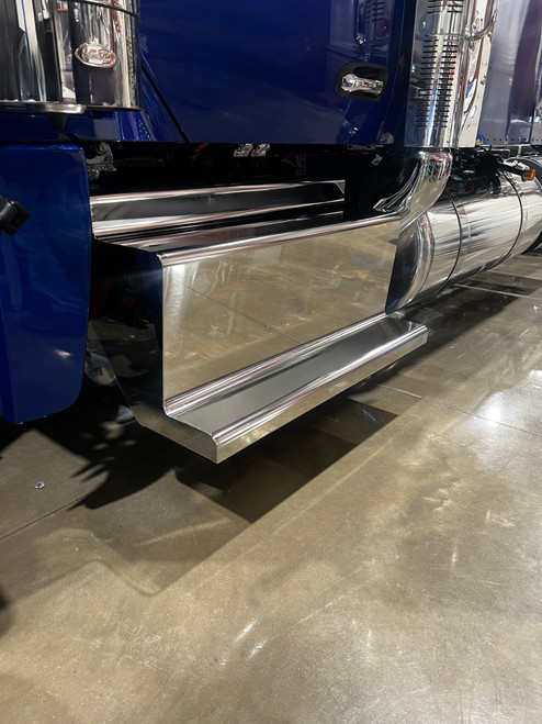 Peterbilt 589 Step Box