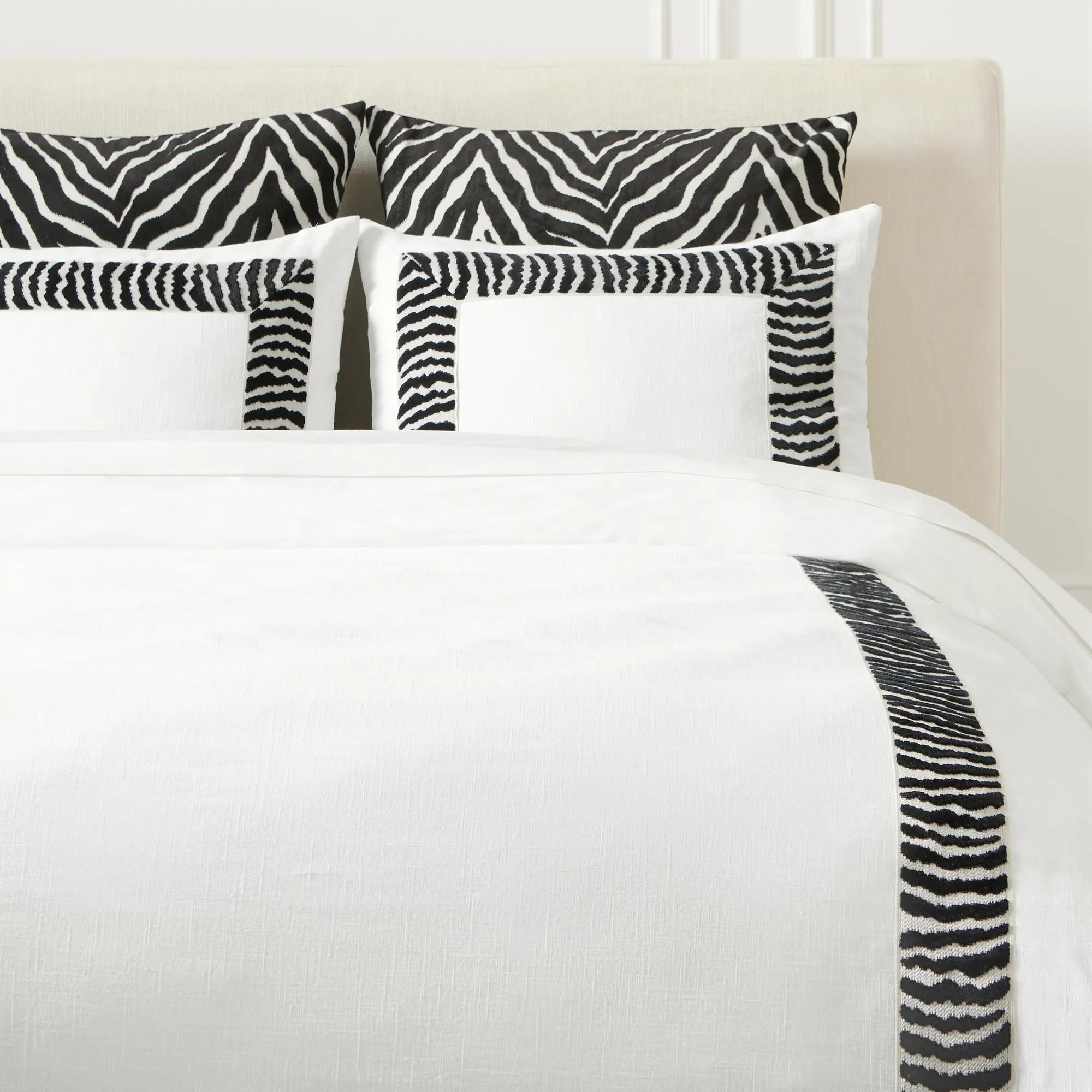 Nikki Chu - Hasina Bedding - Black Nikki Chu - Hasina Bedding - Black