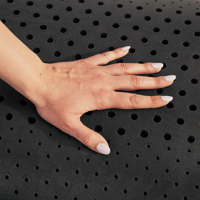 Oreiller ZonedDough charbon de bambou Malouf