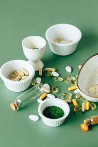 A Complete Guide to Fertility Supplements (For Women & Men)