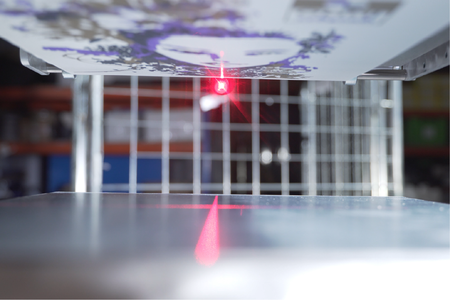 InnoPrinter optical alignment system and laser guides positioning a detailed transfer