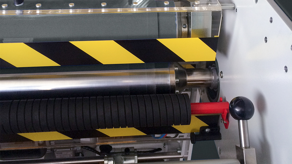 Laminating rollers inside the ZFP L200 PB double-sided laminator