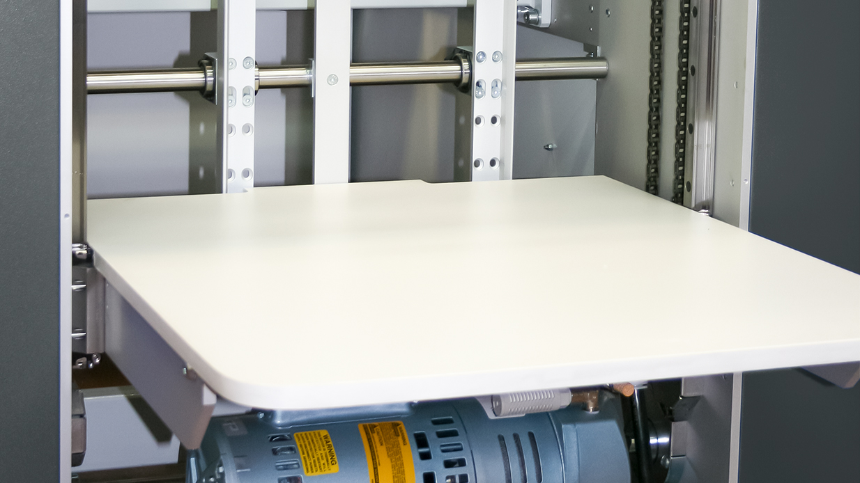 Floor-level pallet feeder on the ZFP L210 ST