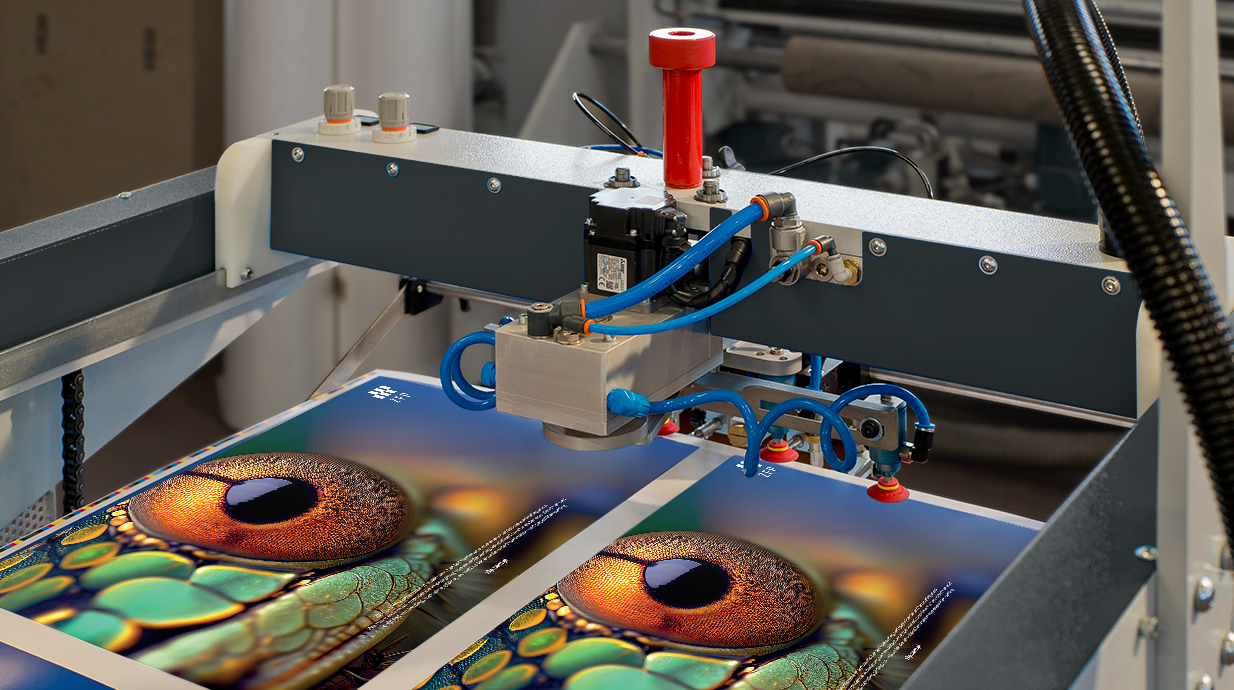 Feeding section on the ZFP L300 ST B1 laminator