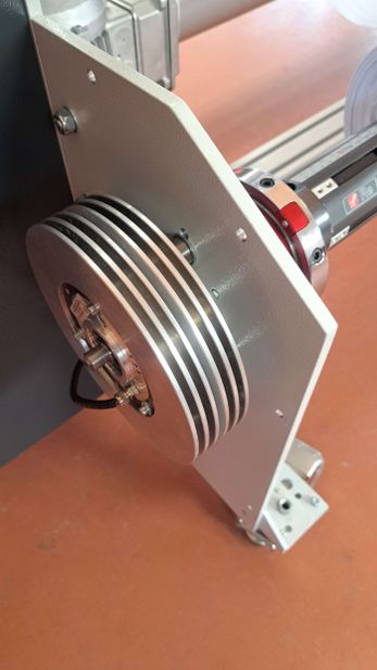 Rewind shaft drive on the ZFP 1900 duplex slitter rewinder