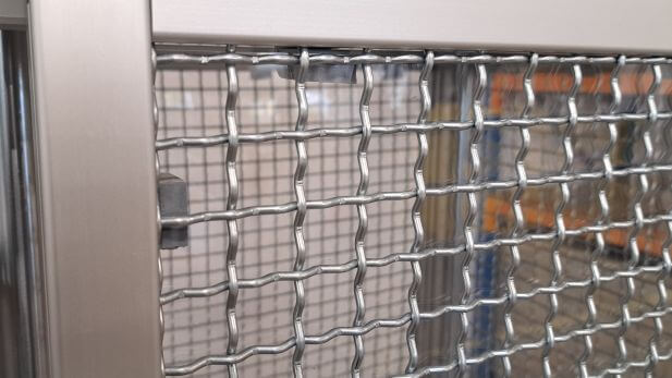 Dual-layer safety guards with interlocks on the ZFP PH275 hydraulic book press