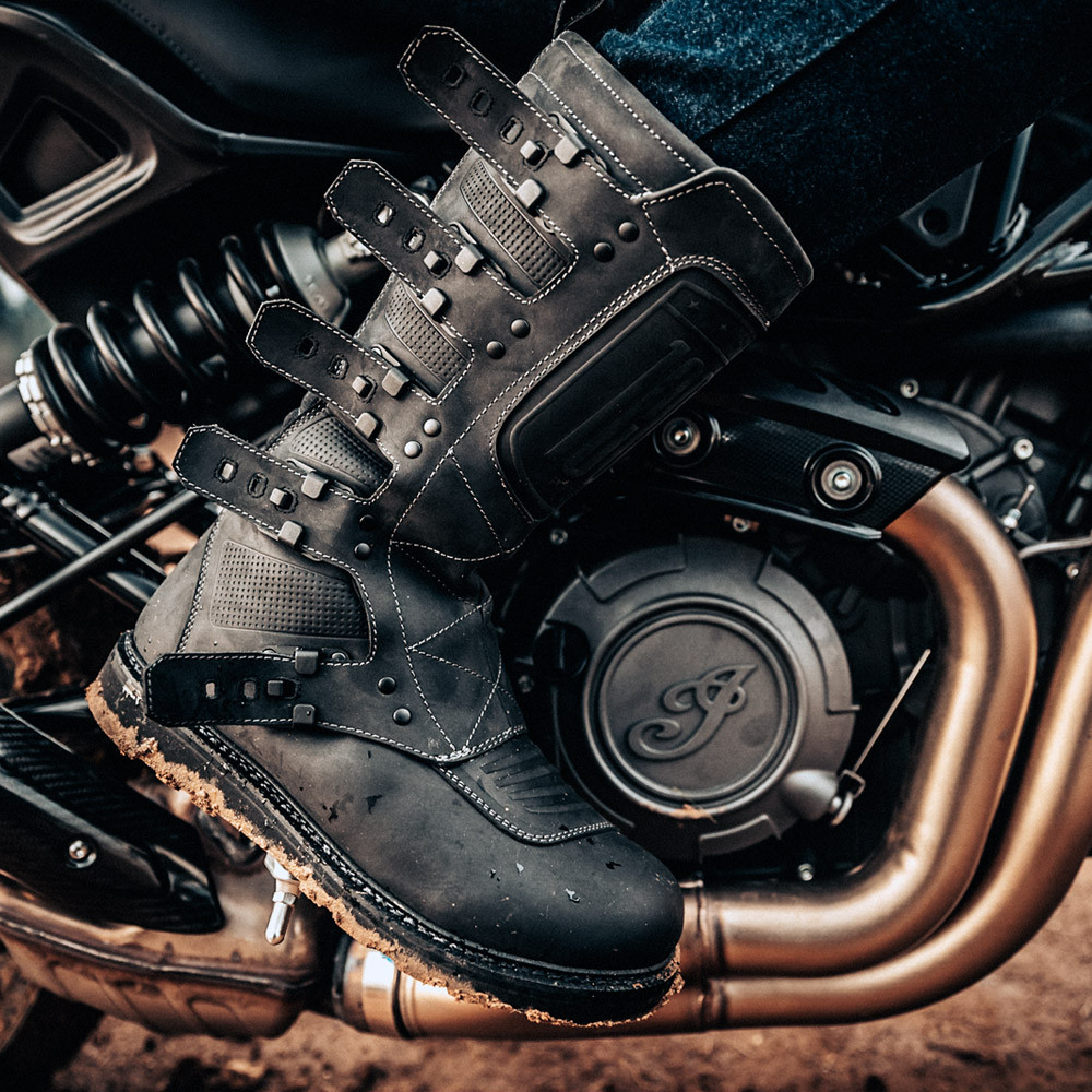 Icon Elsinore2 CE Boots - Sportbike Track Gear