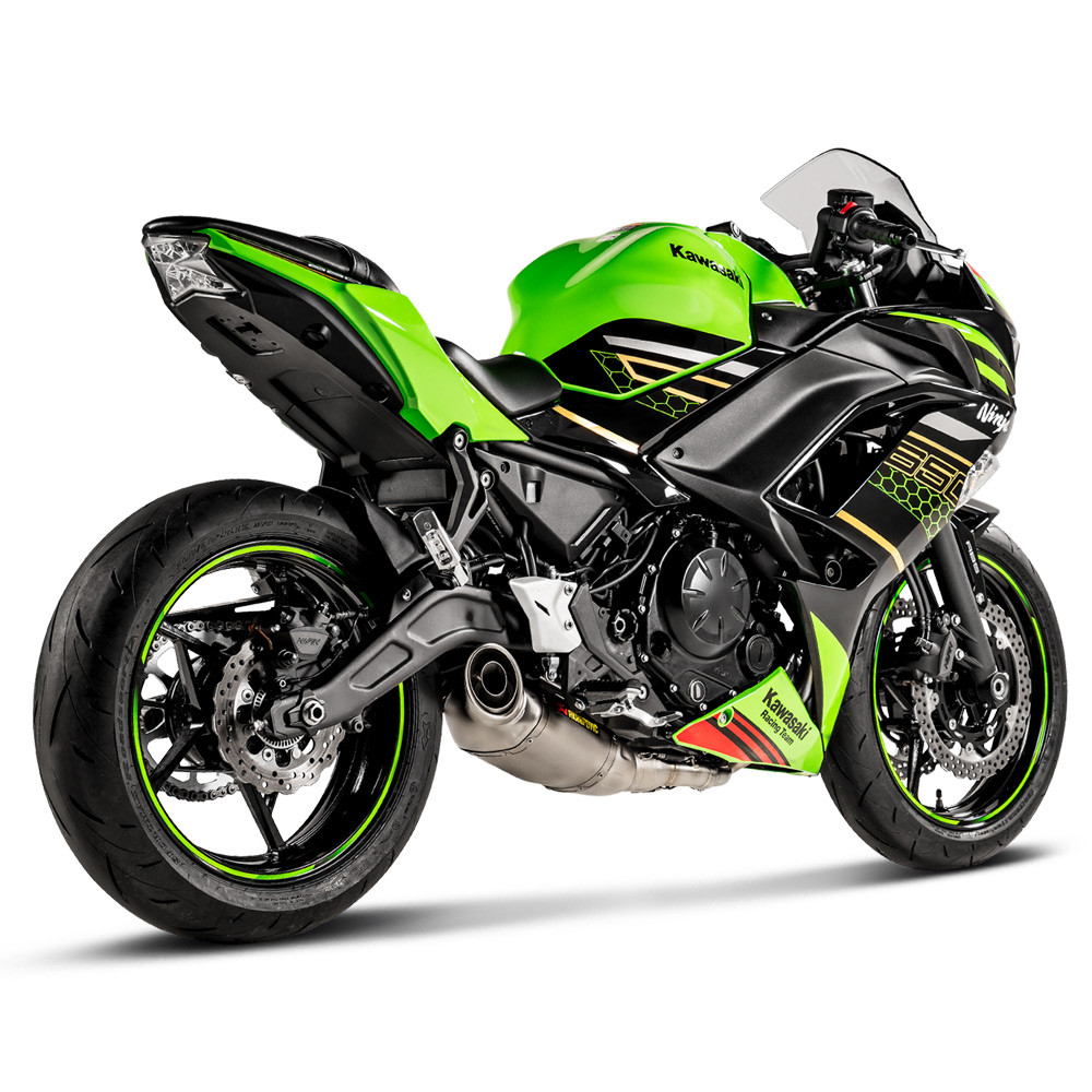と Akrapovic Racing Exhaust Systems Kawasaki Ninja 650 / Z 650 2021-2026