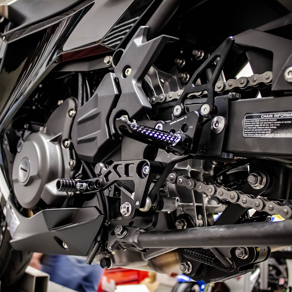 セット Driven TT Rearsets Kawasaki Z500 2024-2026