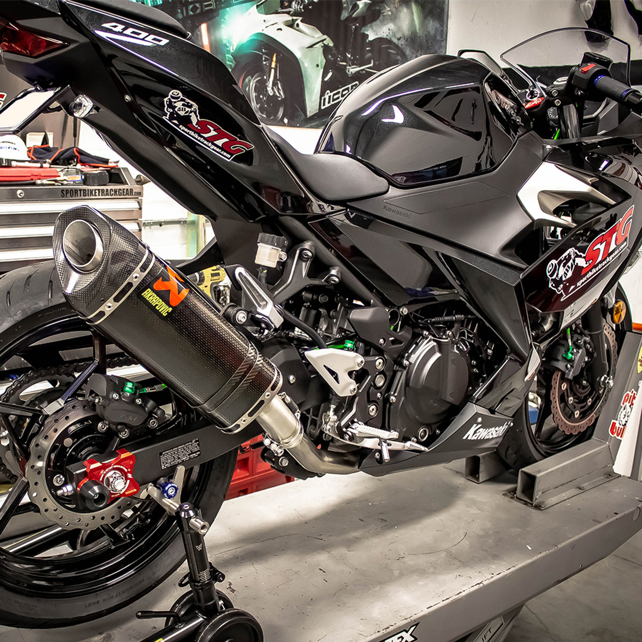 Akrapovic Kawasaki Z500 2024-2025 Carbon Slip-On Exhaust