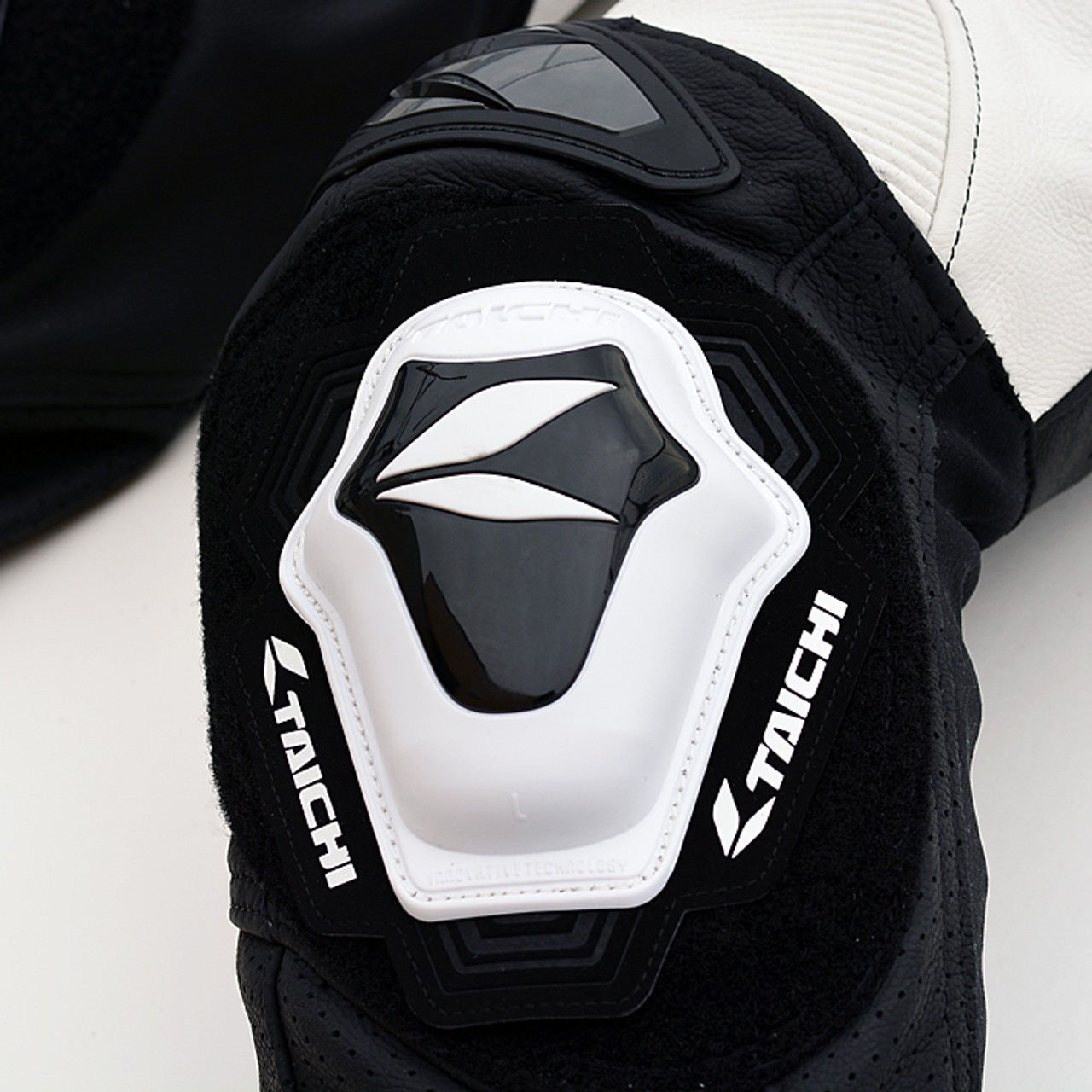 RS Taichi RSY828 GMX Arrow Leather Pants - Sportbike Track Gear