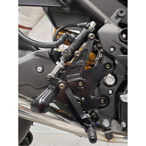 Graves Motorsports Kawasaki Z500 24-26 Adjustable Rearsets