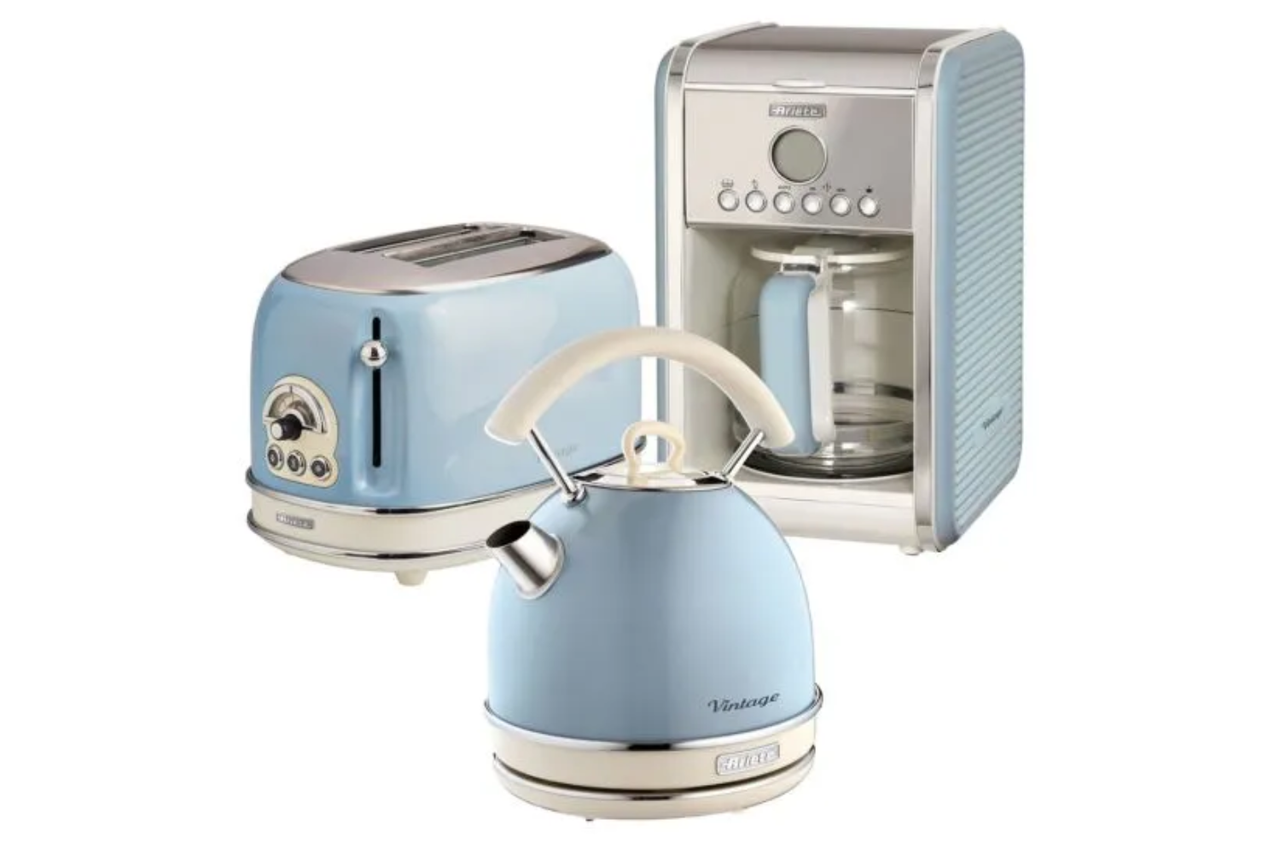 Ariete ARPK15 Vintage Retro Dome Kettle, Toaster & Filter Coffee Machine  Set Blue - Clip