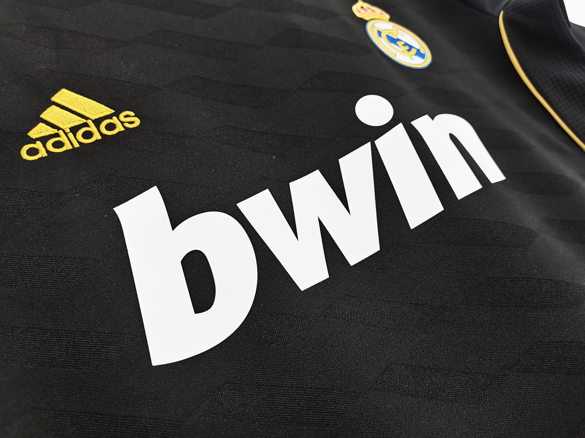 Real Madrid 11/12 Men's Away Retro Shirt